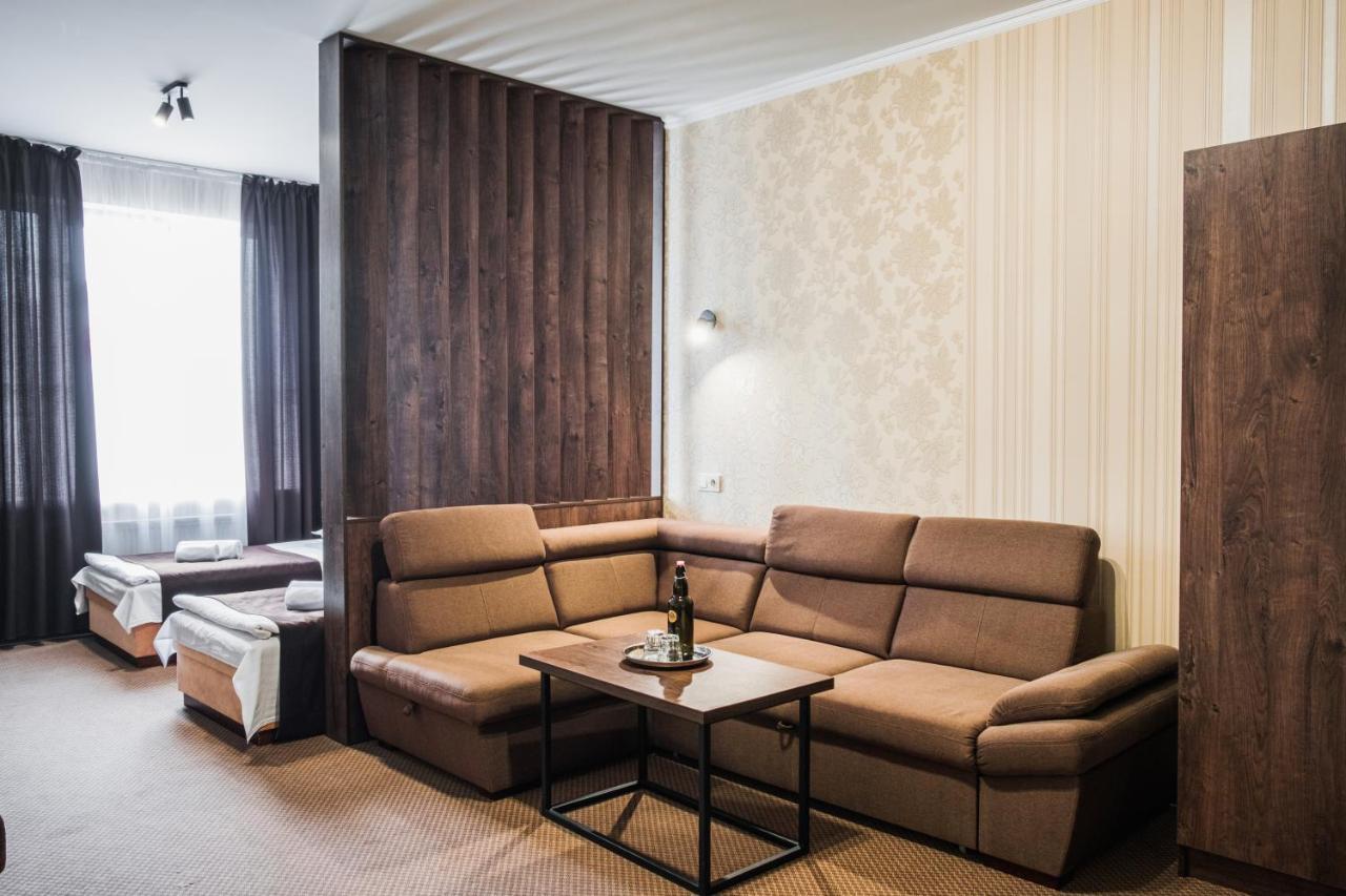 Globus Hotel Petrikov  المظهر الخارجي الصورة