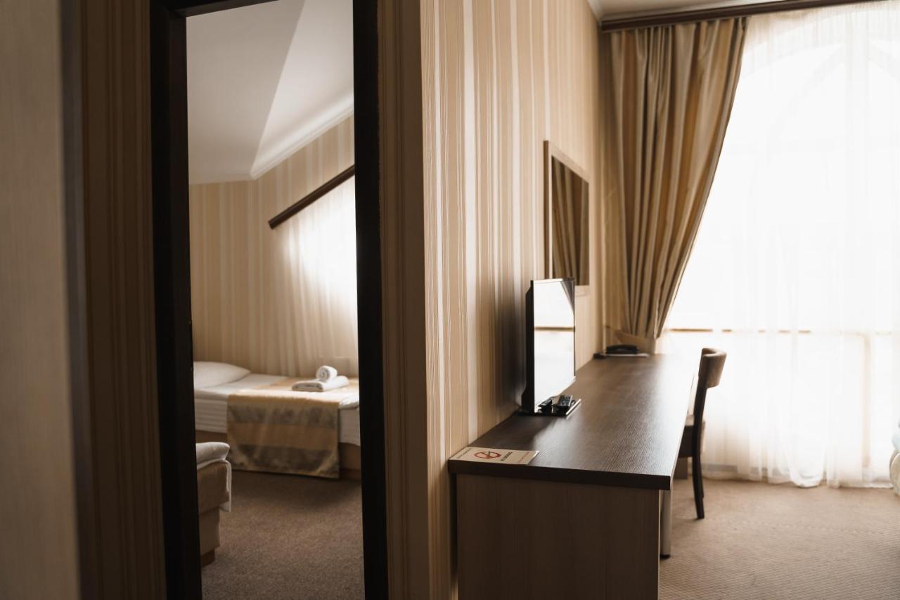 Globus Hotel Petrikov  المظهر الخارجي الصورة