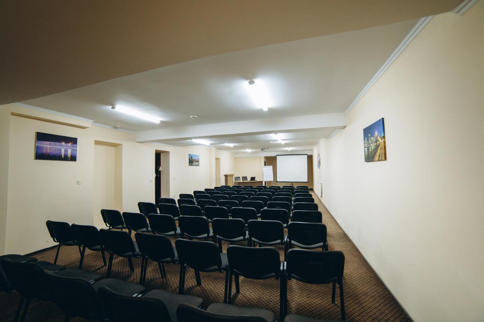 Globus Hotel Petrikov  المظهر الخارجي الصورة
