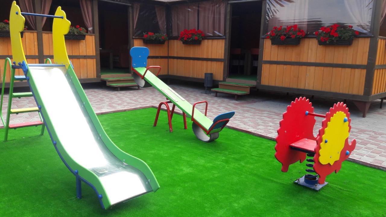 Globus Hotel Petrikov  المظهر الخارجي الصورة