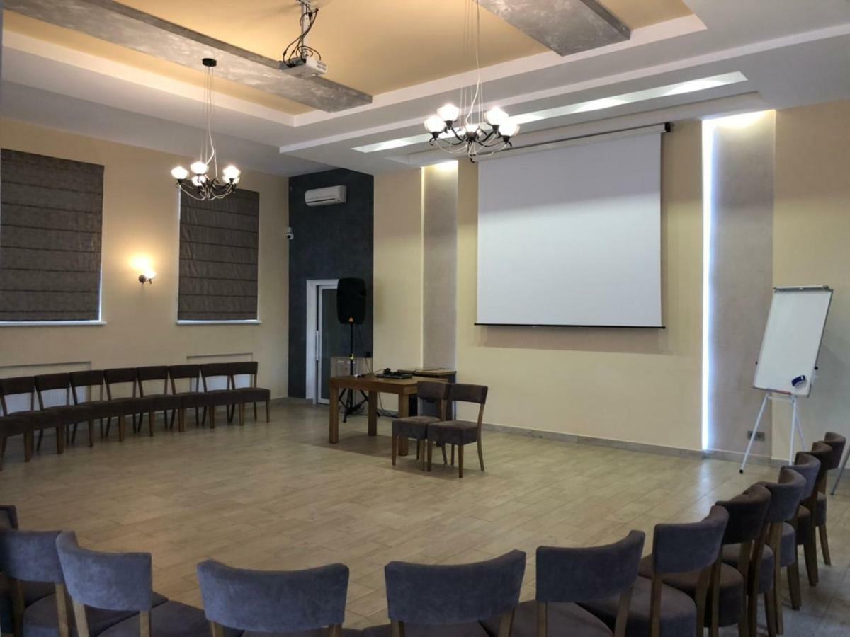 Globus Hotel Petrikov  المظهر الخارجي الصورة