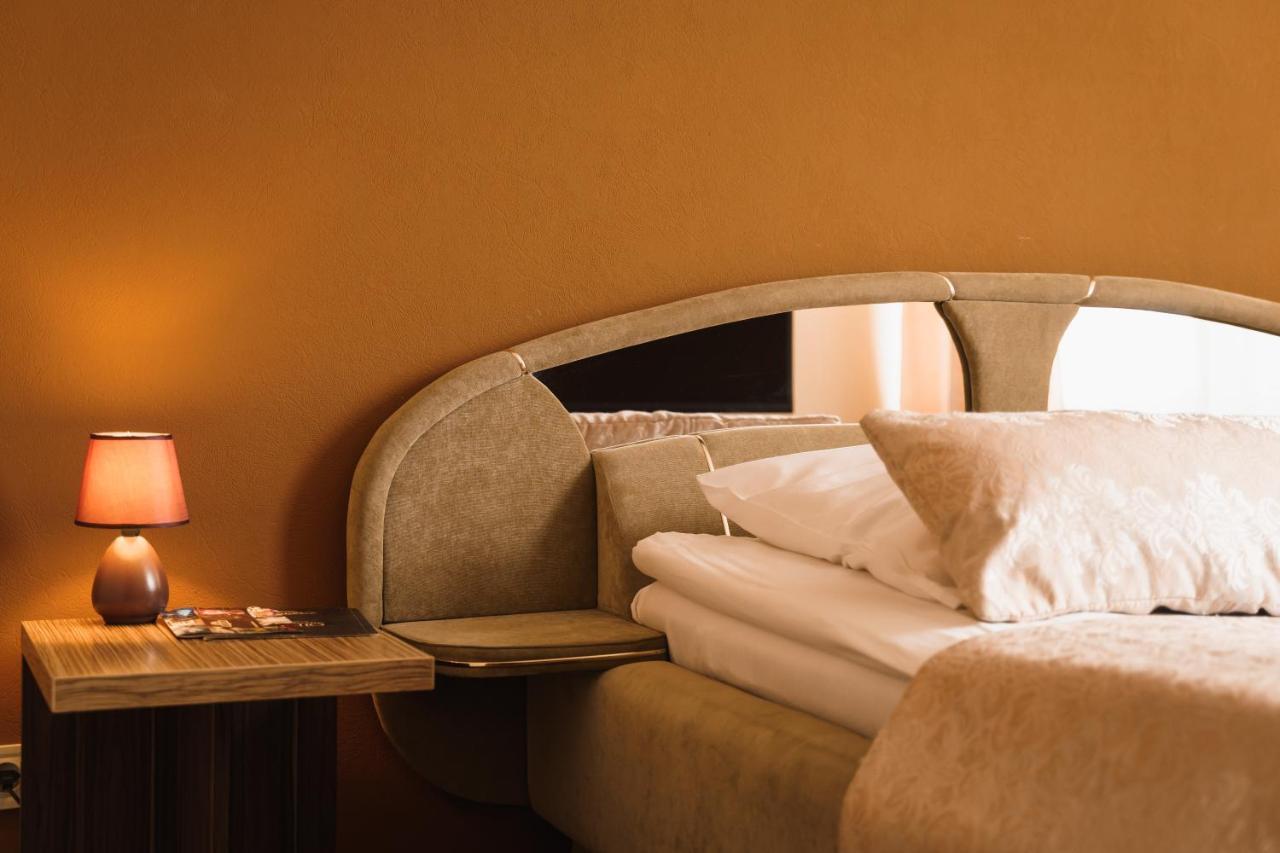 Globus Hotel Petrikov  المظهر الخارجي الصورة